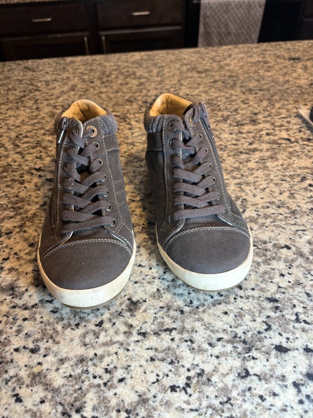 Taos Grey Sneakers Size 7